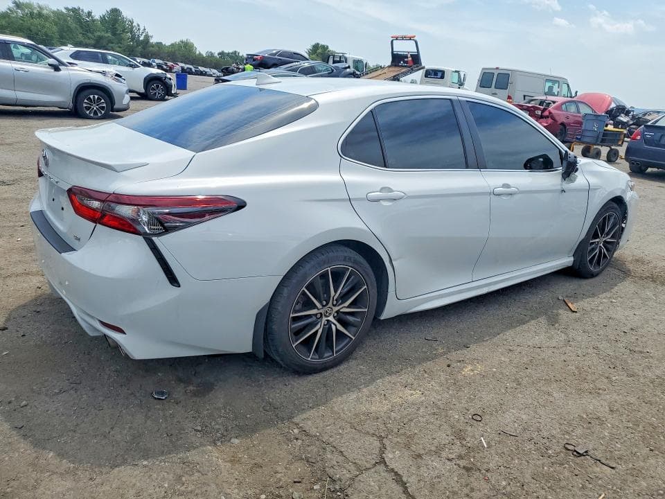 2023 TOYOTA CAMRY SE 3