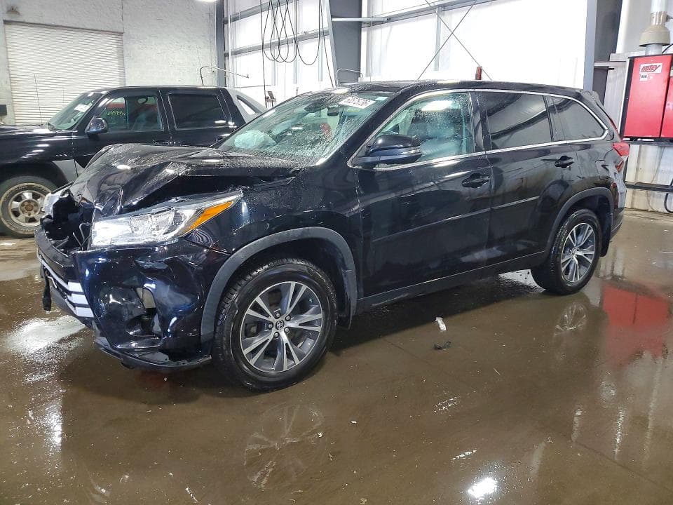2018 TOYOTA HIGHLANDER LE - 1