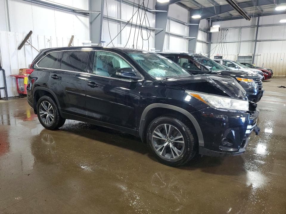 2018 TOYOTA HIGHLANDER LE 4