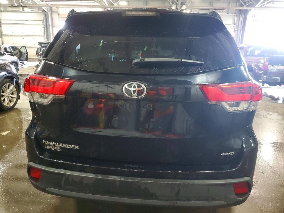 2018 TOYOTA HIGHLANDER LE 6
