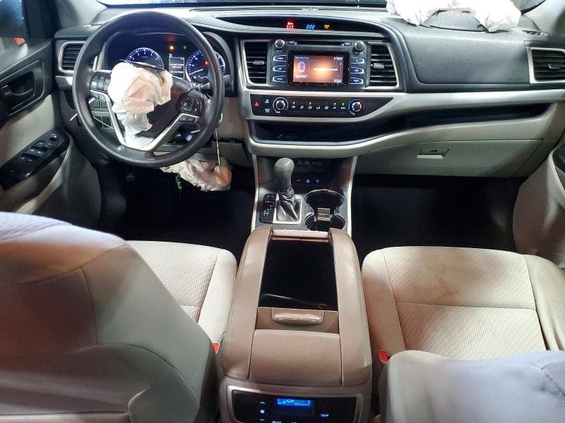 2018 TOYOTA HIGHLANDER LE 8
