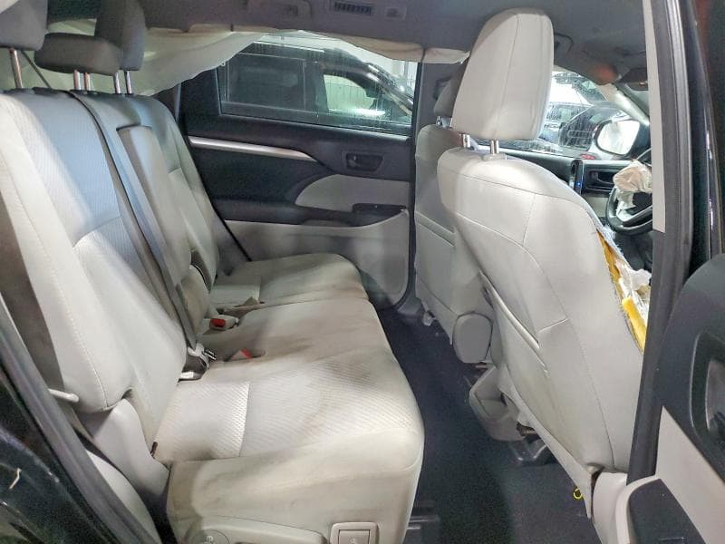 2018 TOYOTA HIGHLANDER LE 10