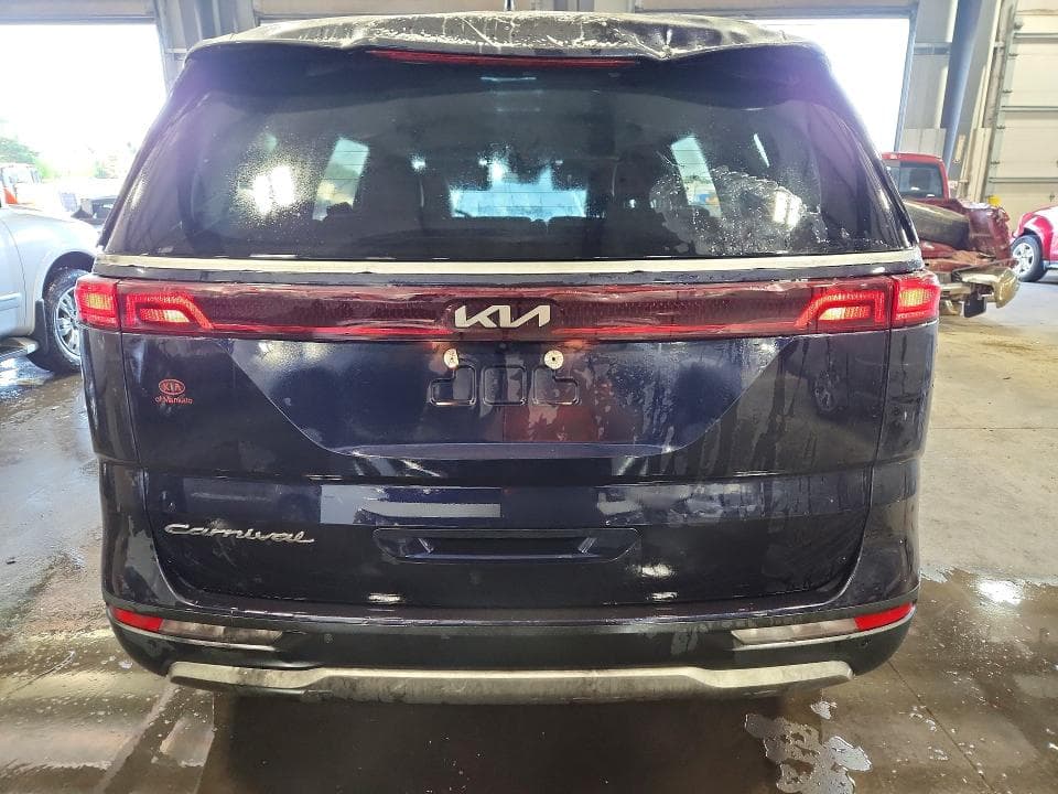 2022 KIA CARNIVAL LX 6