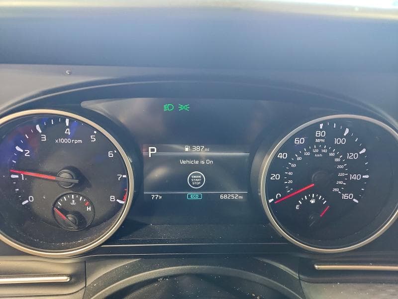 2022 KIA CARNIVAL LX 9