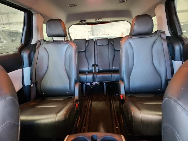 2022 KIA CARNIVAL LX 10