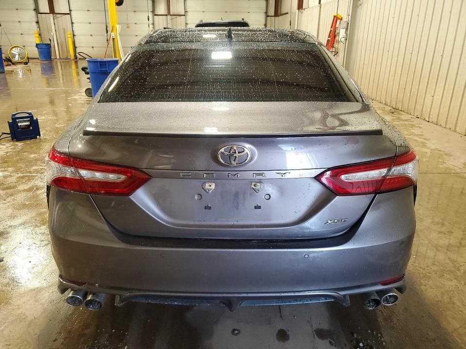2018 TOYOTA CAMRY XSE 6