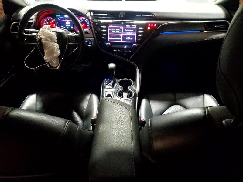 2018 TOYOTA CAMRY XSE 8