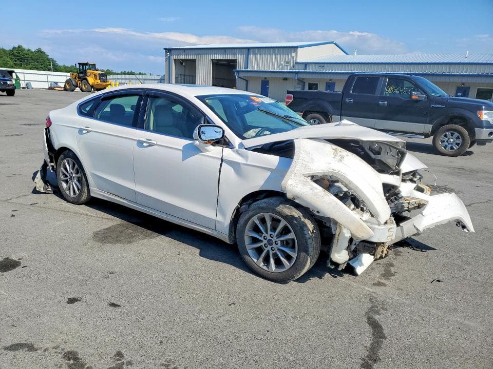 2017 FORD FUSION SE 4