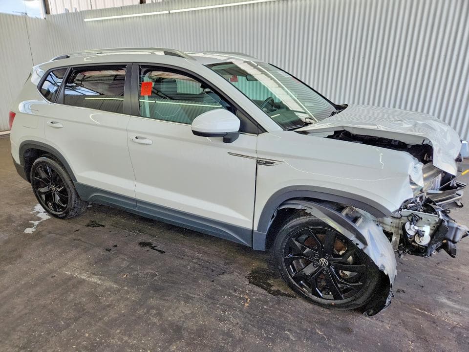 2024 VOLKSWAGEN TAOS SE 4