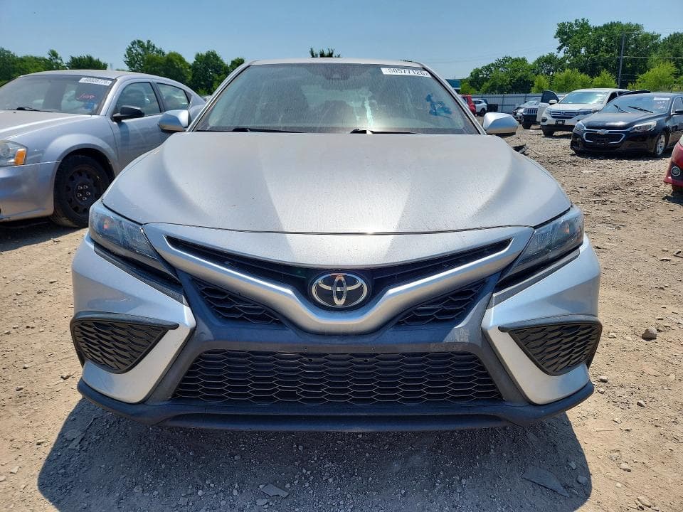 2021 TOYOTA CAMRY SE 5