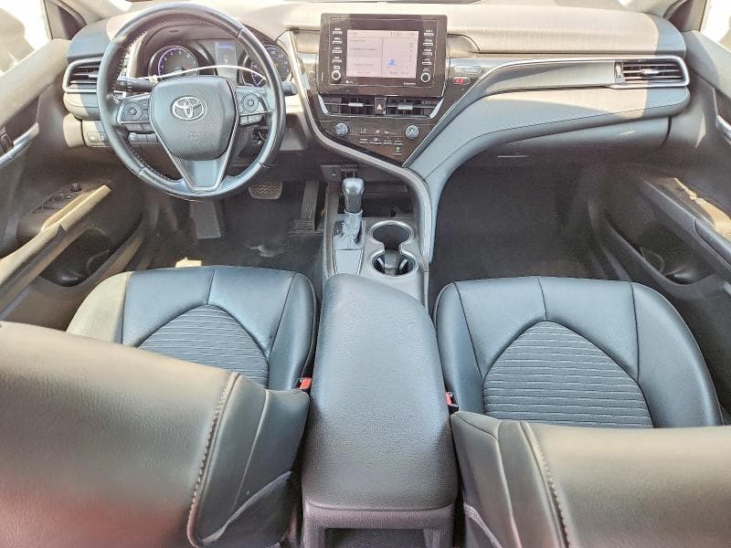 2021 TOYOTA CAMRY SE 8