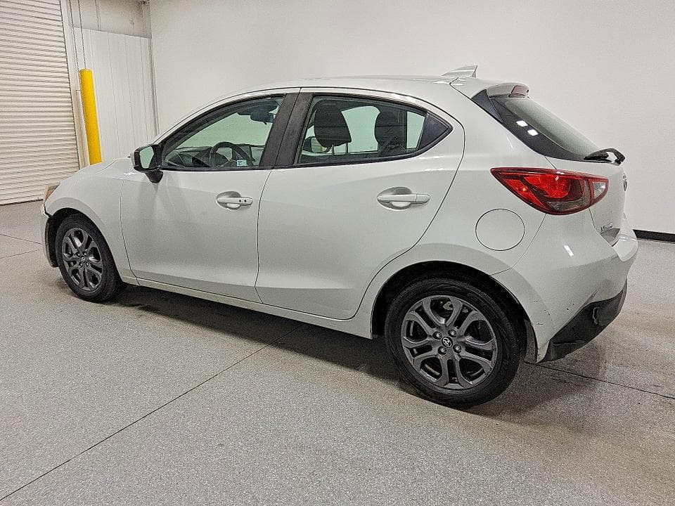 2020 TOYOTA YARIS HATCHBACK LE 2