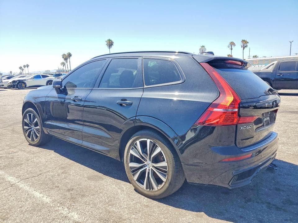 2024 VOLVO XC60 PLUS 2