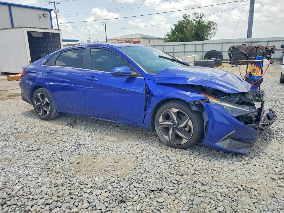2023 HYUNDAI ELANTRA LIMITED 4