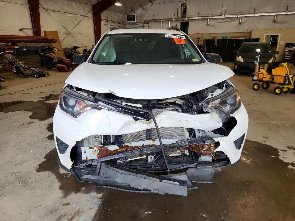 2018 TOYOTA RAV4 LE 5