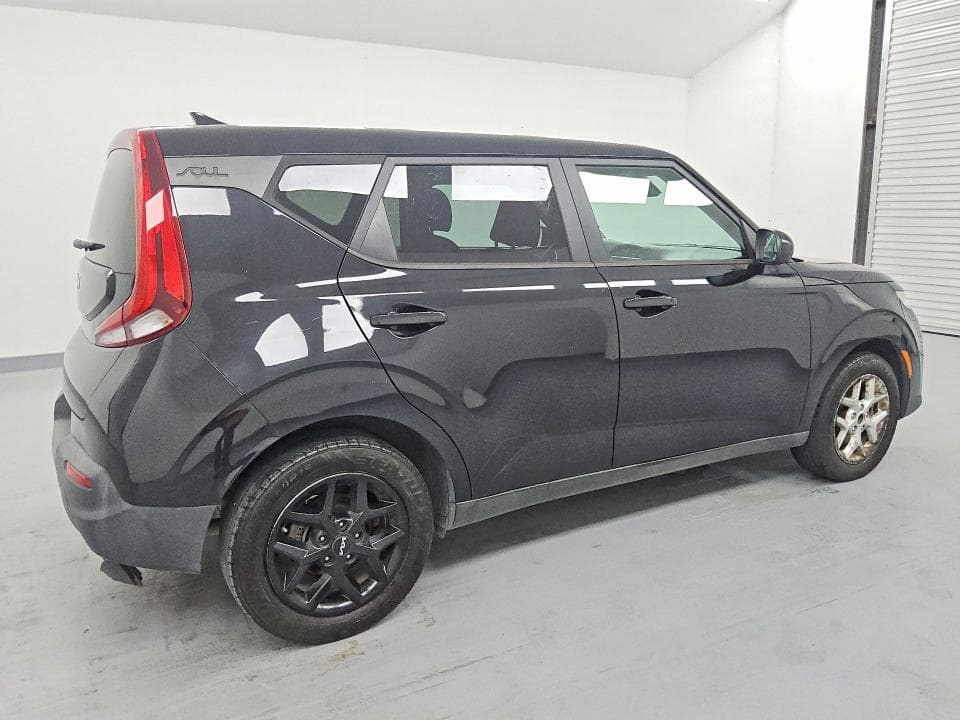 2022 KIA SOUL LX 3