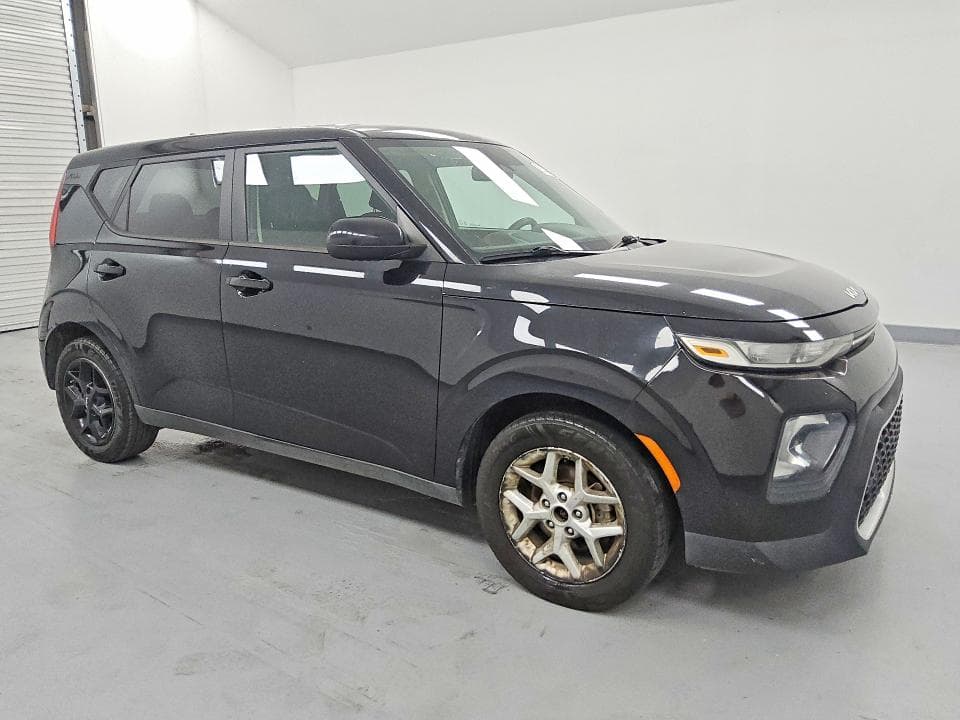 2022 KIA SOUL LX 4