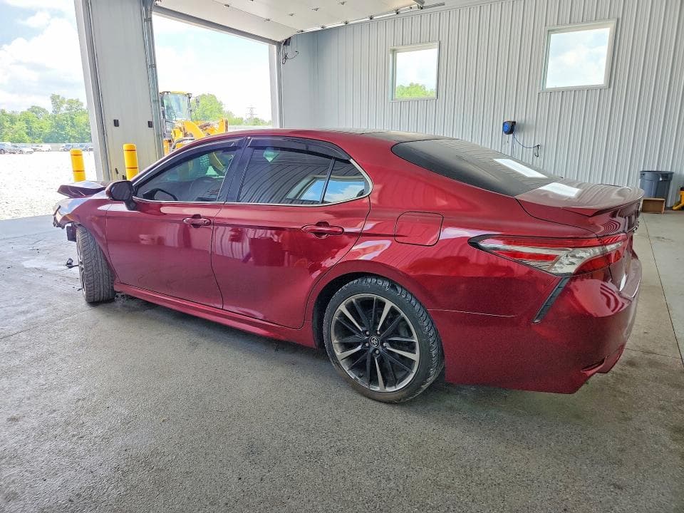 2018 TOYOTA CAMRY XSE 2