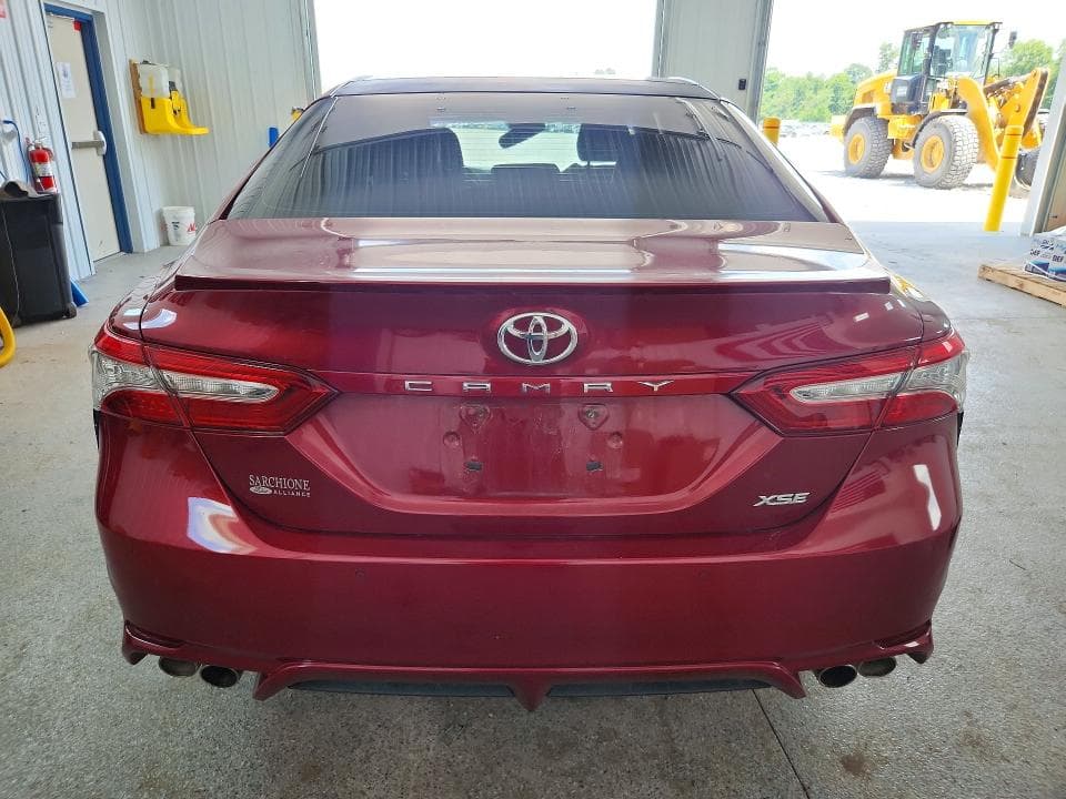 2018 TOYOTA CAMRY XSE 6