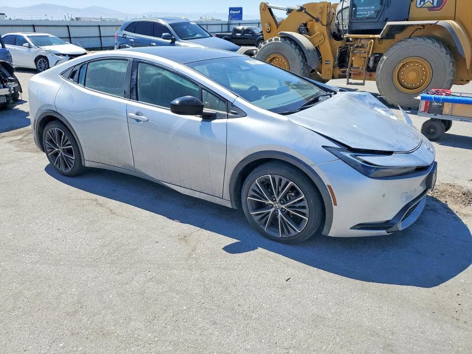 2024 TOYOTA PRIUS XLE 4