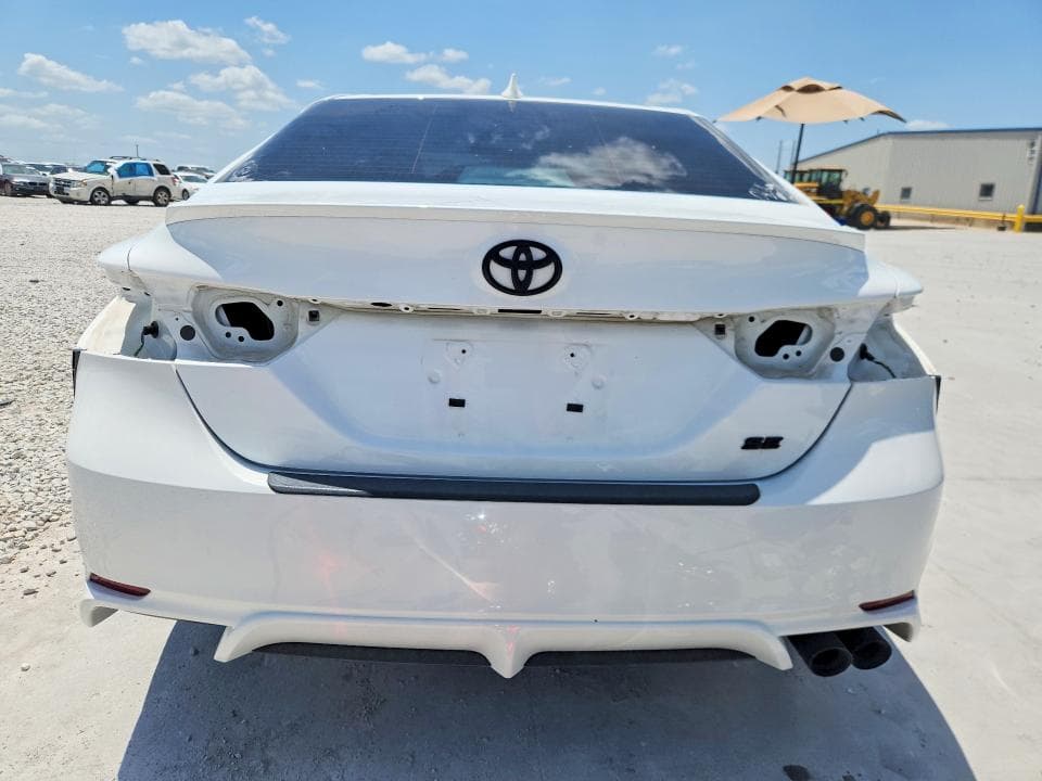 2022 TOYOTA CAMRY SE 6