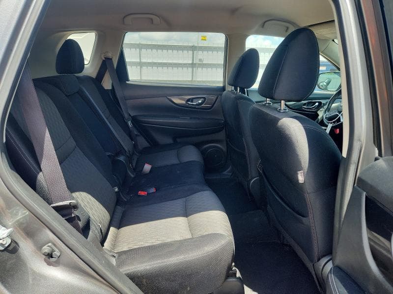 2017 NISSAN ROGUE SV 11