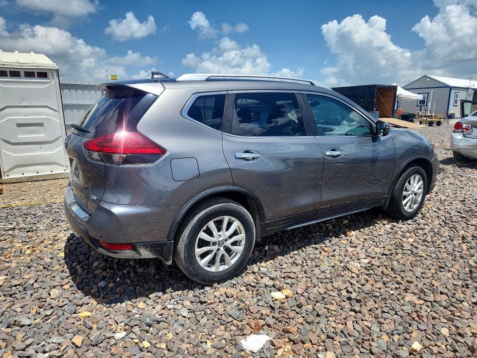 2017 NISSAN ROGUE SV 3
