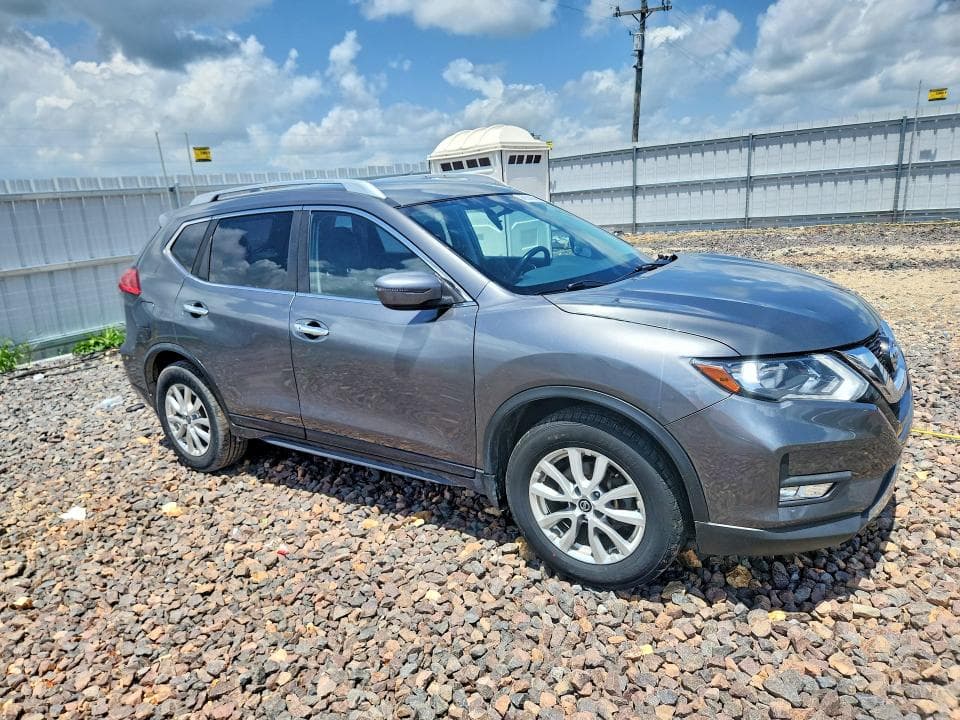 2017 NISSAN ROGUE SV 4