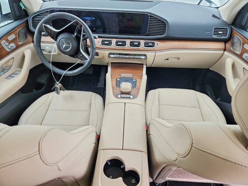 2024 MERCEDES-BENZ GLS 450 4MATIC 8