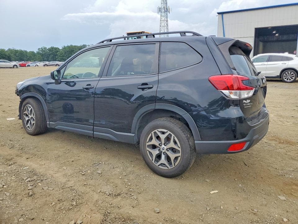 2023 SUBARU FORESTER PREMIUM 2