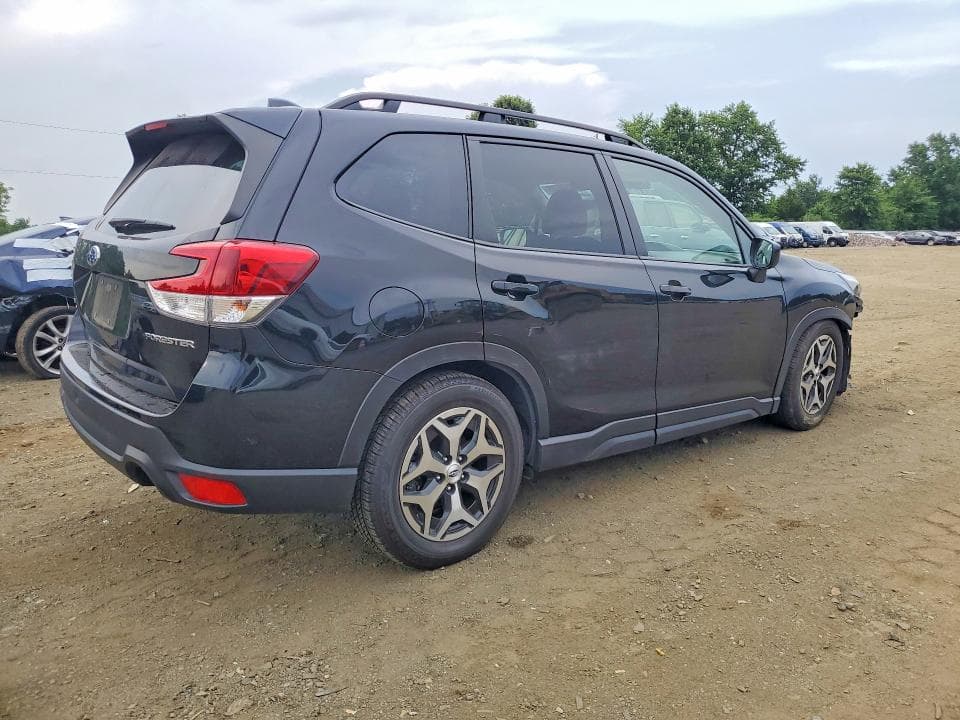 2023 SUBARU FORESTER PREMIUM 3