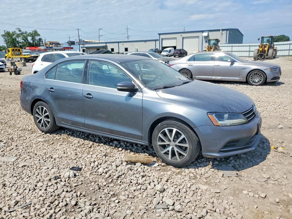 2017 VOLKSWAGEN JETTA SE 4