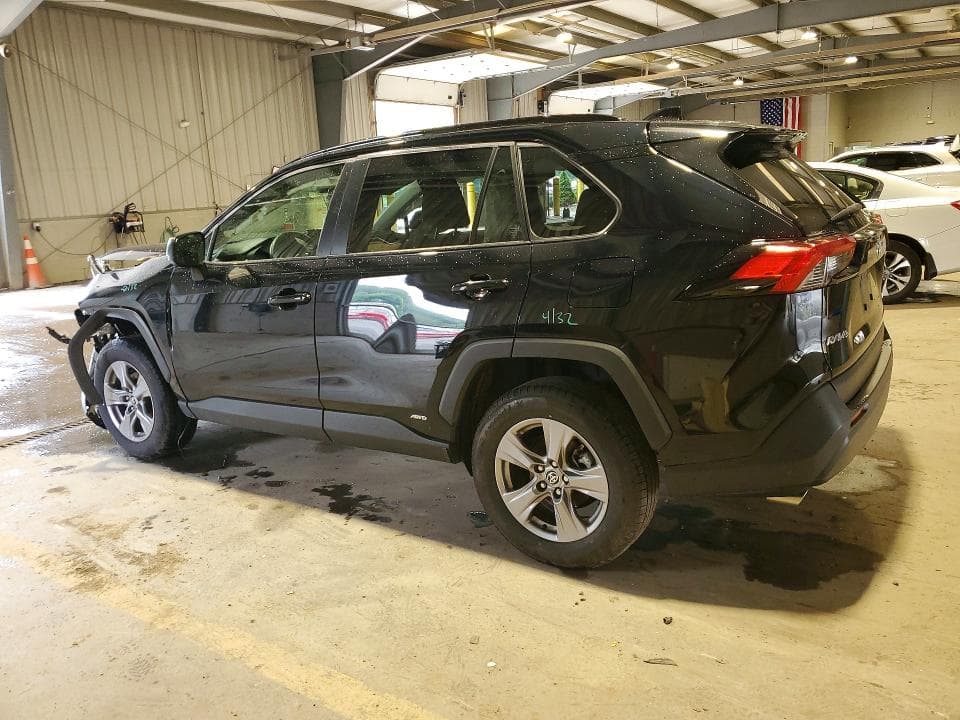 2022 TOYOTA RAV4 LE 2