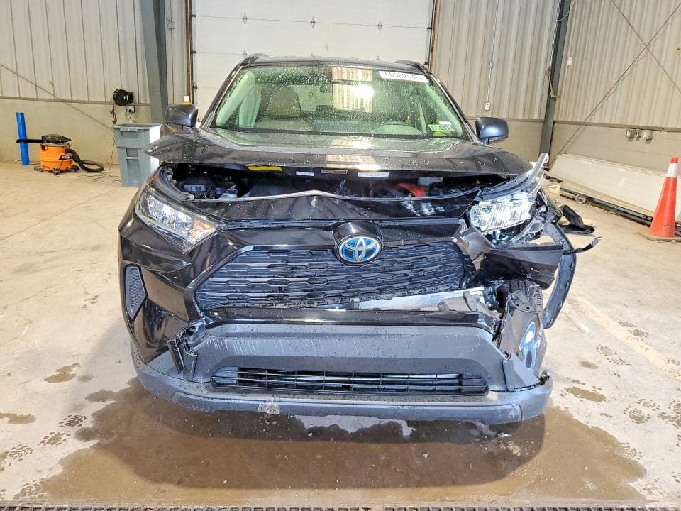 2022 TOYOTA RAV4 LE 5