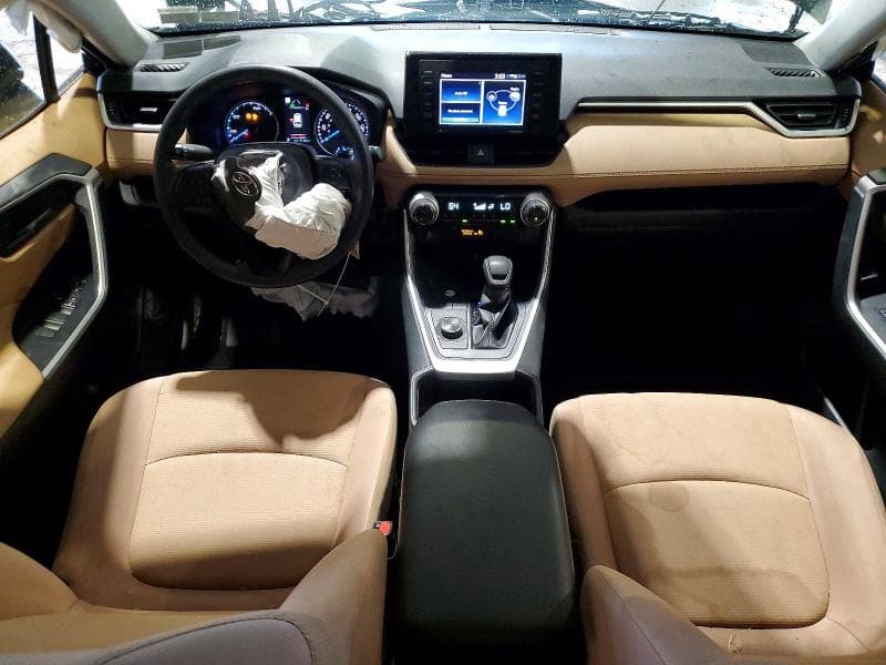 2022 TOYOTA RAV4 LE 8