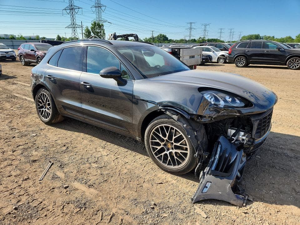 2018 PORSCHE MACAN 4