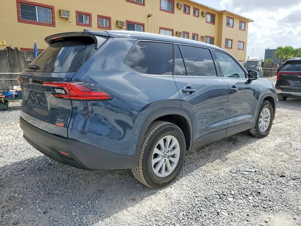 2026 TOYOTA GRAND HIGHLANDER XLE 3