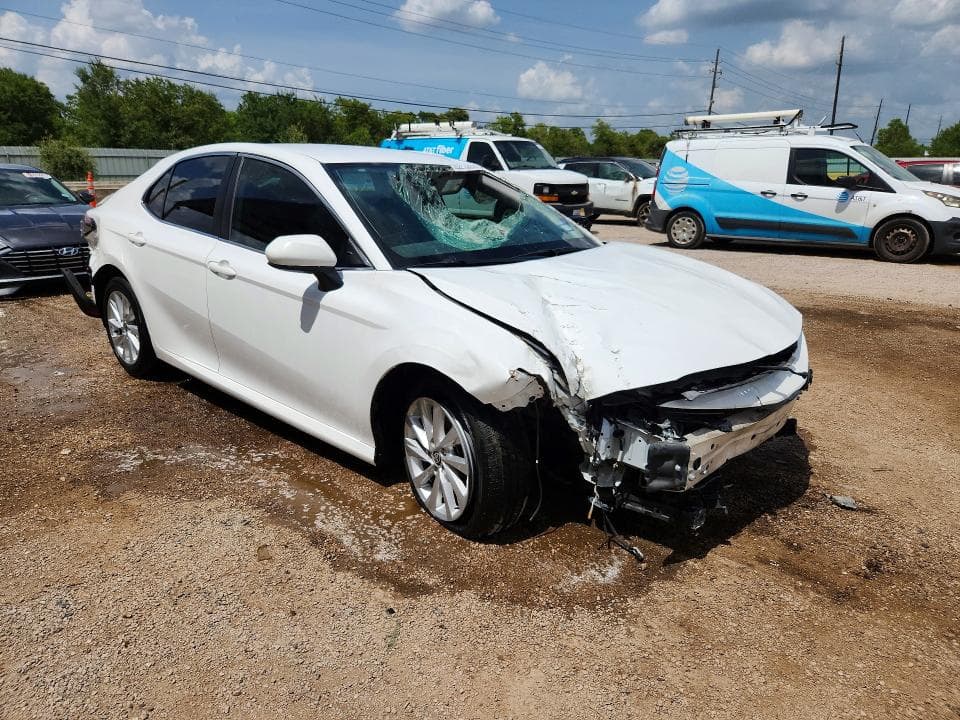 2023 TOYOTA CAMRY LE 4