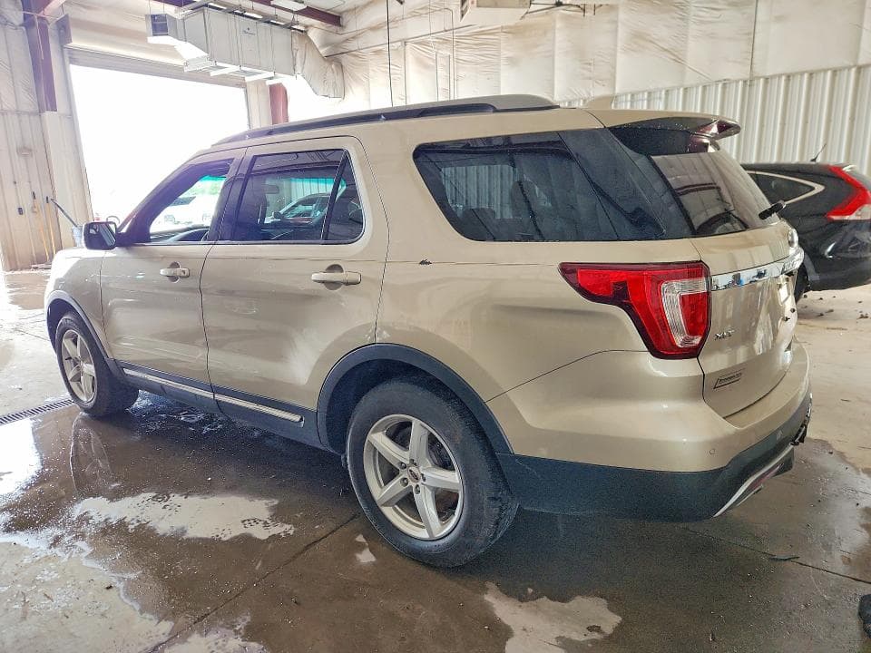 2017 FORD EXPLORER XLT 2