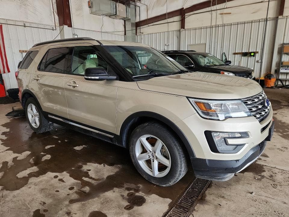 2017 FORD EXPLORER XLT 4