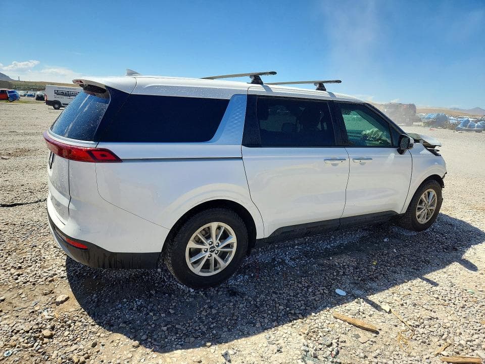 2023 KIA CARNIVAL LX 3