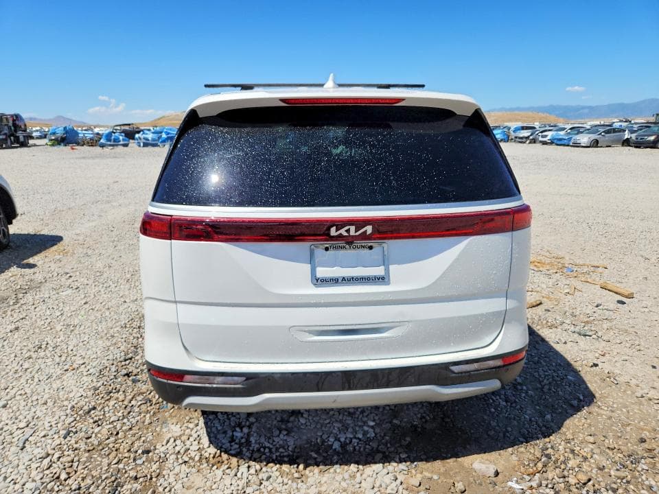 2023 KIA CARNIVAL LX 6