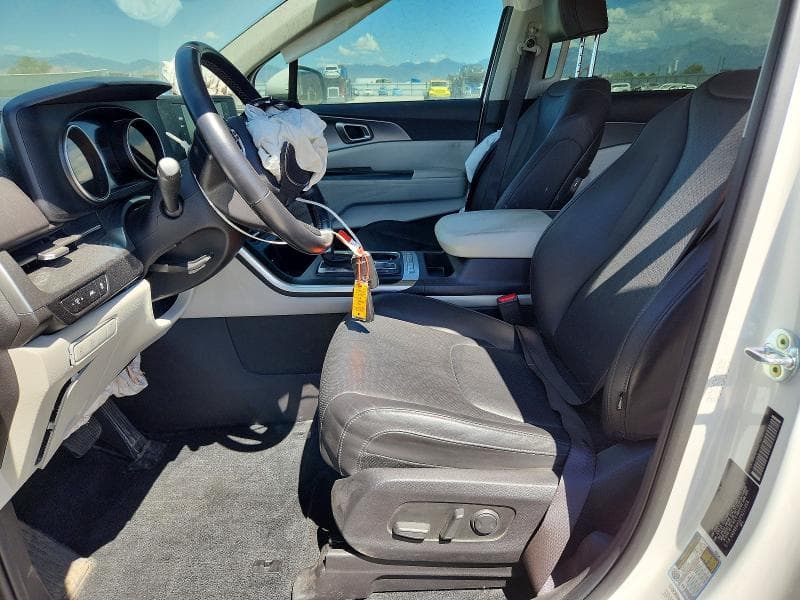 2023 KIA CARNIVAL LX 7