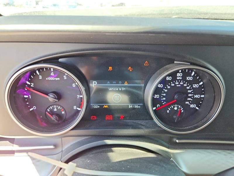 2023 KIA CARNIVAL LX 9