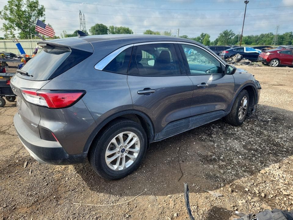 2022 FORD ESCAPE SE 3