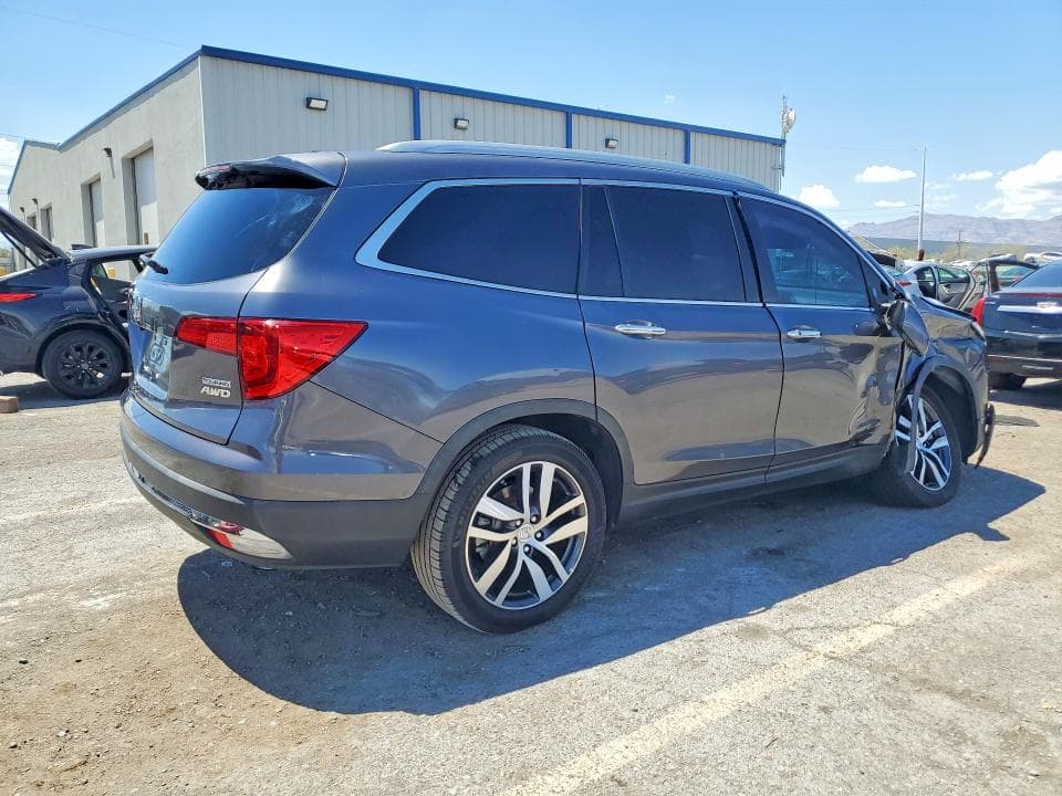 2018 HONDA PILOT TOURING 3
