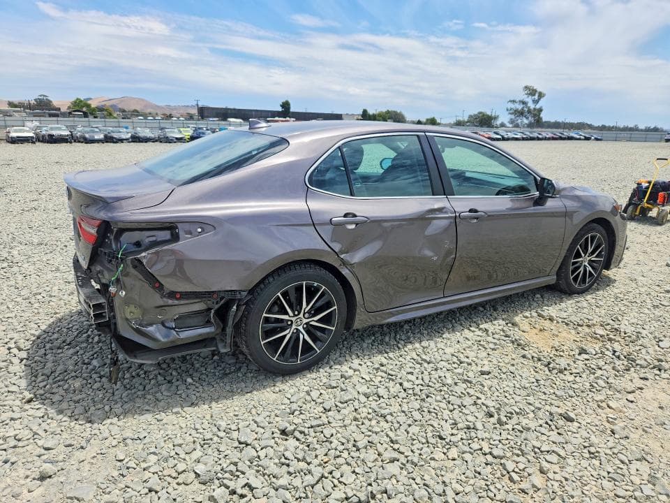 2022 TOYOTA CAMRY HYBRID SE 3