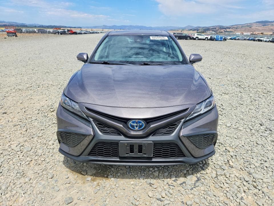 2022 TOYOTA CAMRY HYBRID SE 5