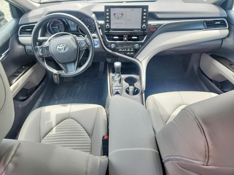 2022 TOYOTA CAMRY HYBRID SE 8