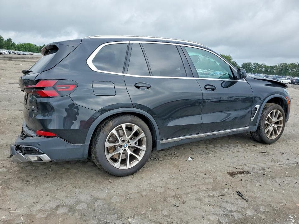 2026 BMW X5 XDRIVE50E 3